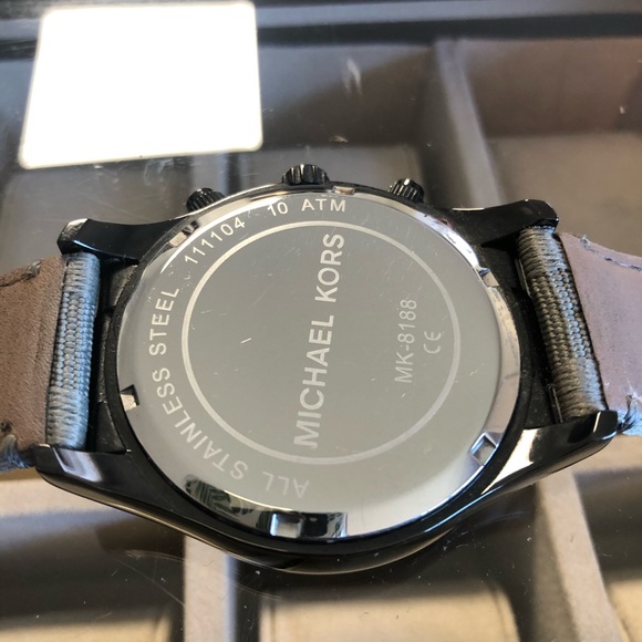 Michael Kors Watch - Picture 6 of 7